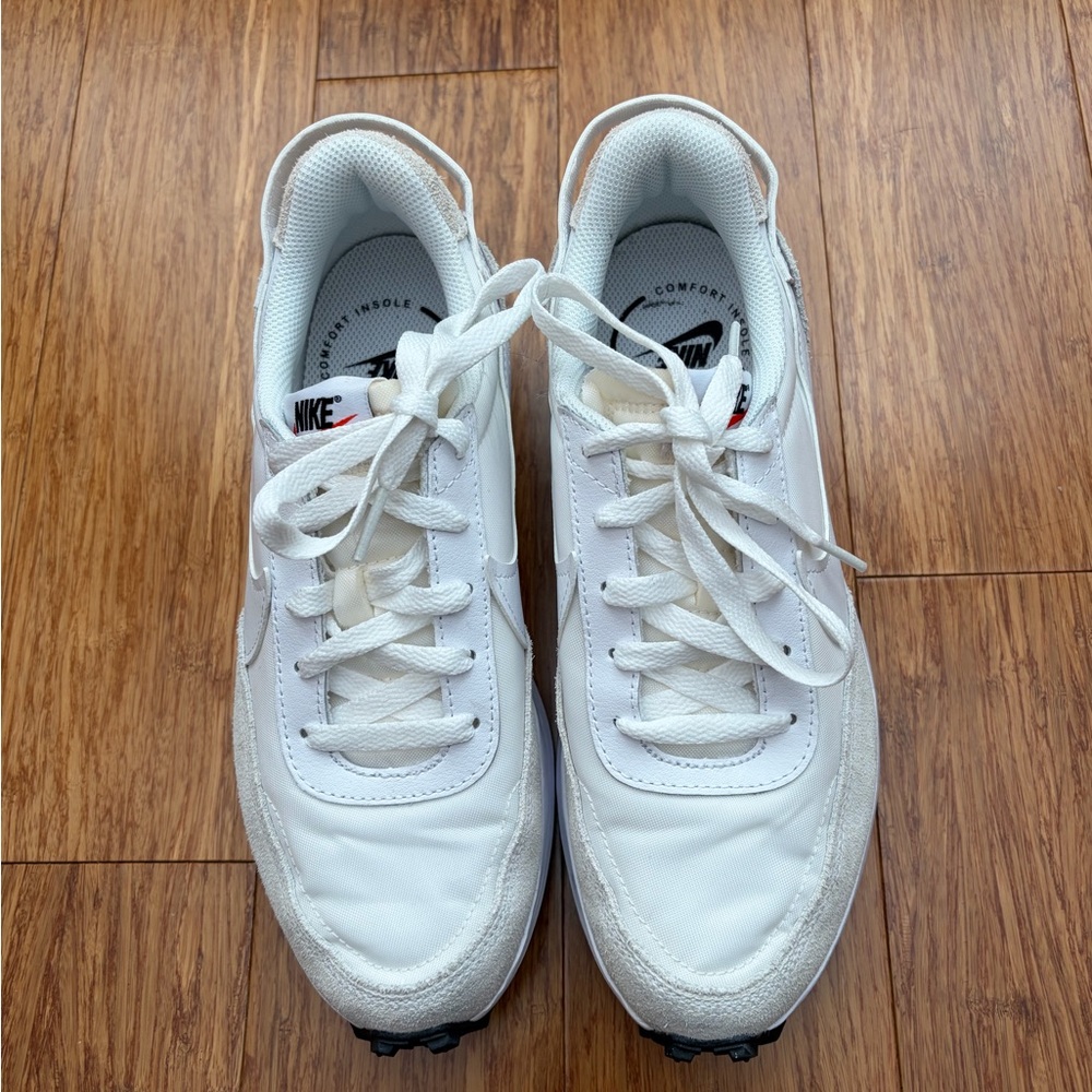 Nike Women’s Waffle Debut Sneakers Size 8M. Brand new condition!